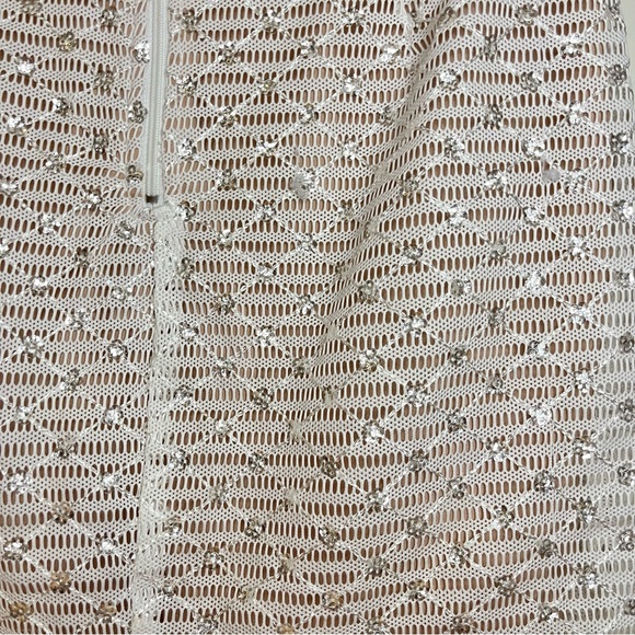 Emory park skirt with sequins. White and beige lining inside. - Picture 6 of 8